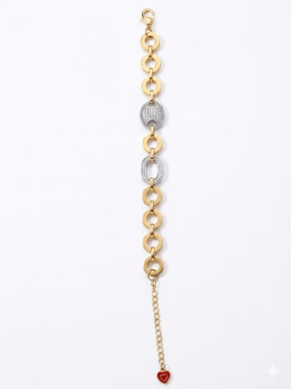 Κούμπωμα: Στο ανώτερο σημείο υπάρχει ένα κλασικό κούμπωμα τύπου κάβουρα (lobster clasp) σε χρυσή απόχρωση, το οποίο συνδέεται με την υπόλοιπη αλυσίδα.